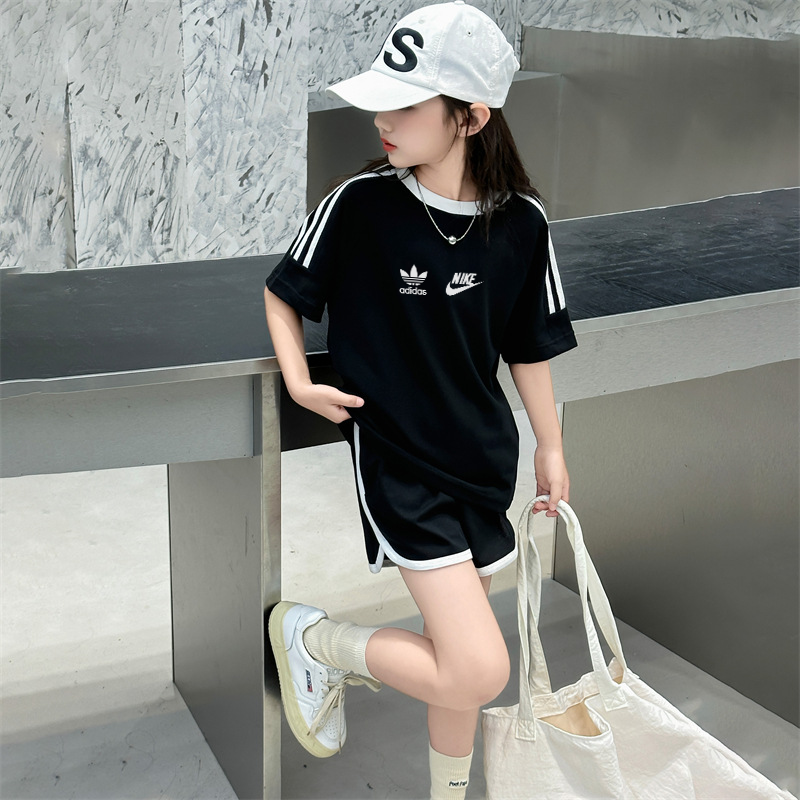 【100-150cm】高級感 人気上昇中 カジュアル ファッション 2色選べる ゆったり オーバーサイズ Ｔシャツ