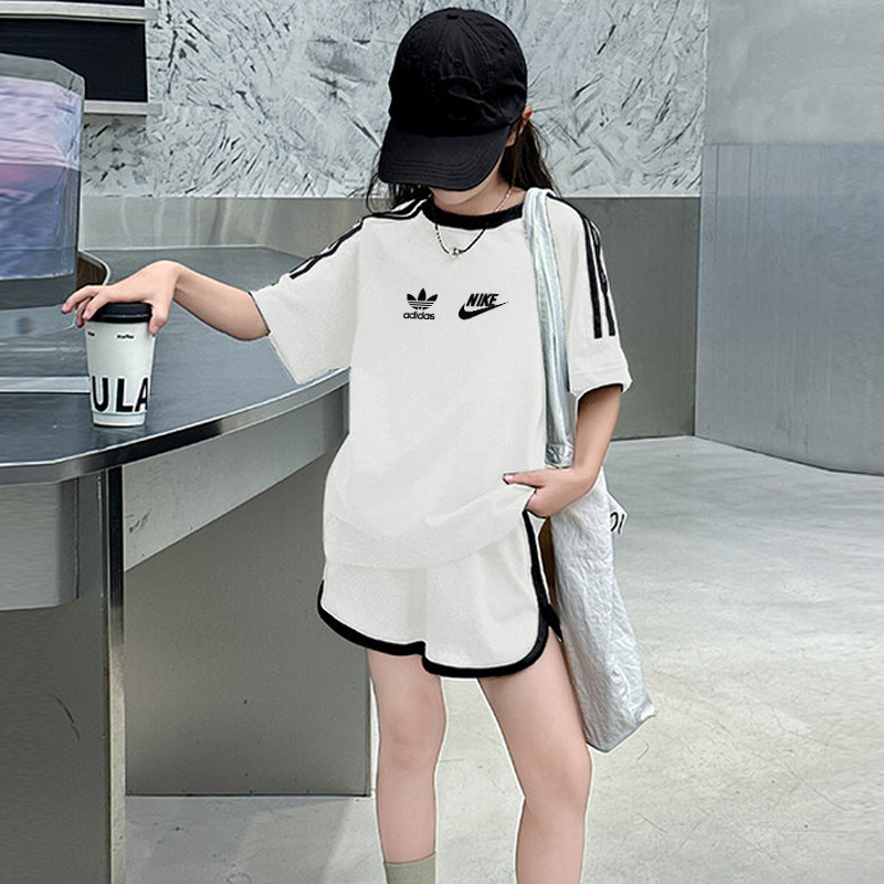 【100-150cm】高級感 人気上昇中 カジュアル ファッション 2色選べる ゆったり オーバーサイズ Ｔシャツ