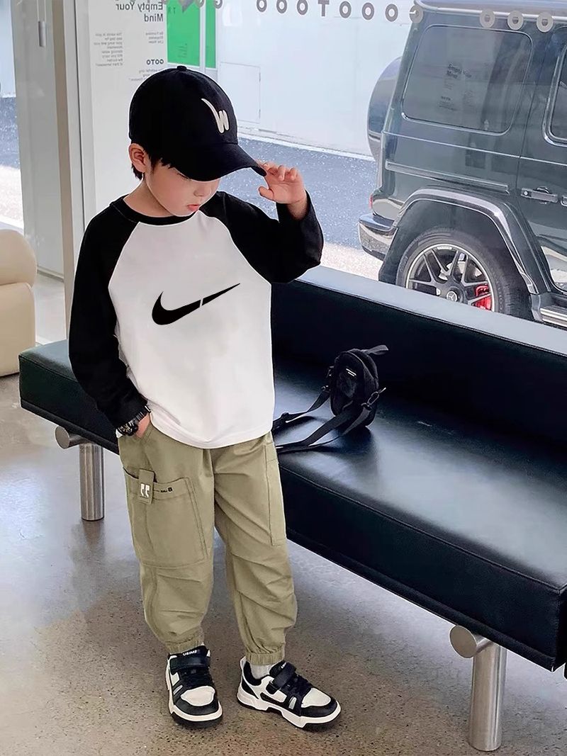 【100-160cm】今季注目!! シンプル 合わせやすい ファッション 男の子 長袖 Tシャツ
