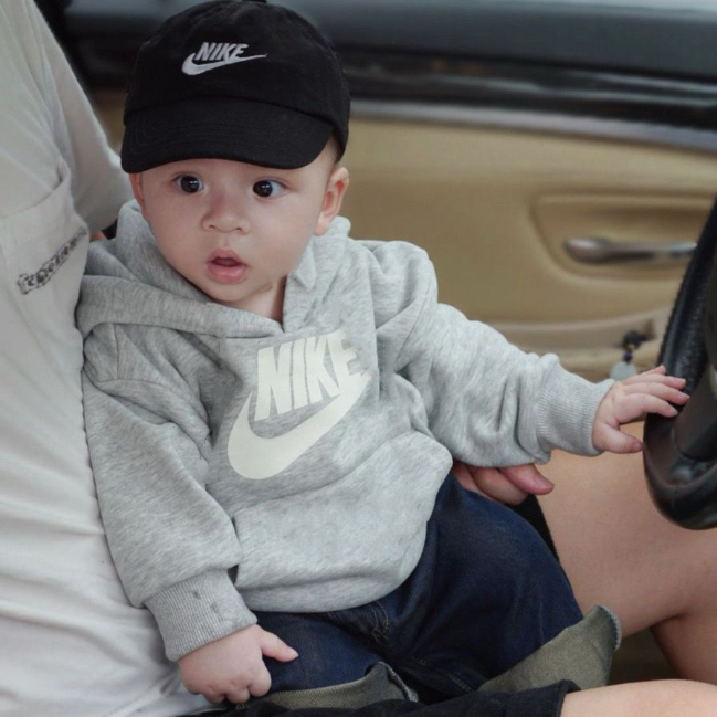 【90-160cm】超人気商品 絶対欲しい 今季も大流行 合わせやすい おしゃれ 定番 男の子 パーカー