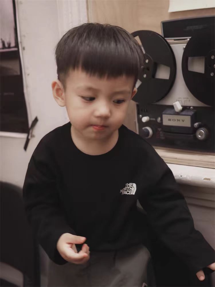 【90-160cm】やわらかな素材 合わせやすい 今季も大流行 おしゃれ カジュアル 男の子 長袖 Tシャツ