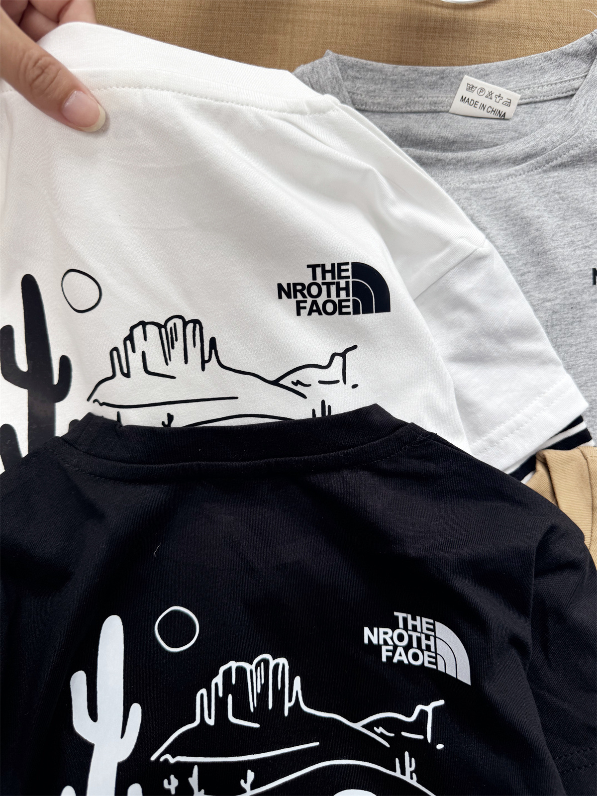 【90-140cm】Tシャツ 男の子 長袖 人気 ディリー 合わせやすい 絶対欲しい!カジュアル フェイクレイヤード トップス