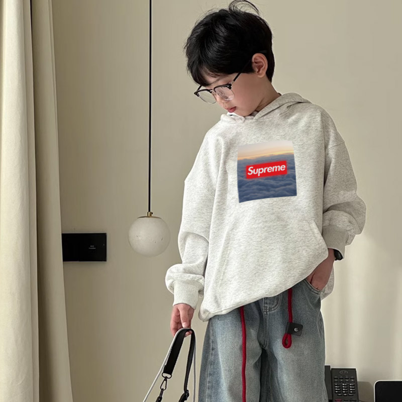 【90-160cm】着回し力抜群 売れ筋 合わせやすい 定番 カジュアル 男の子 フード付き パーカー