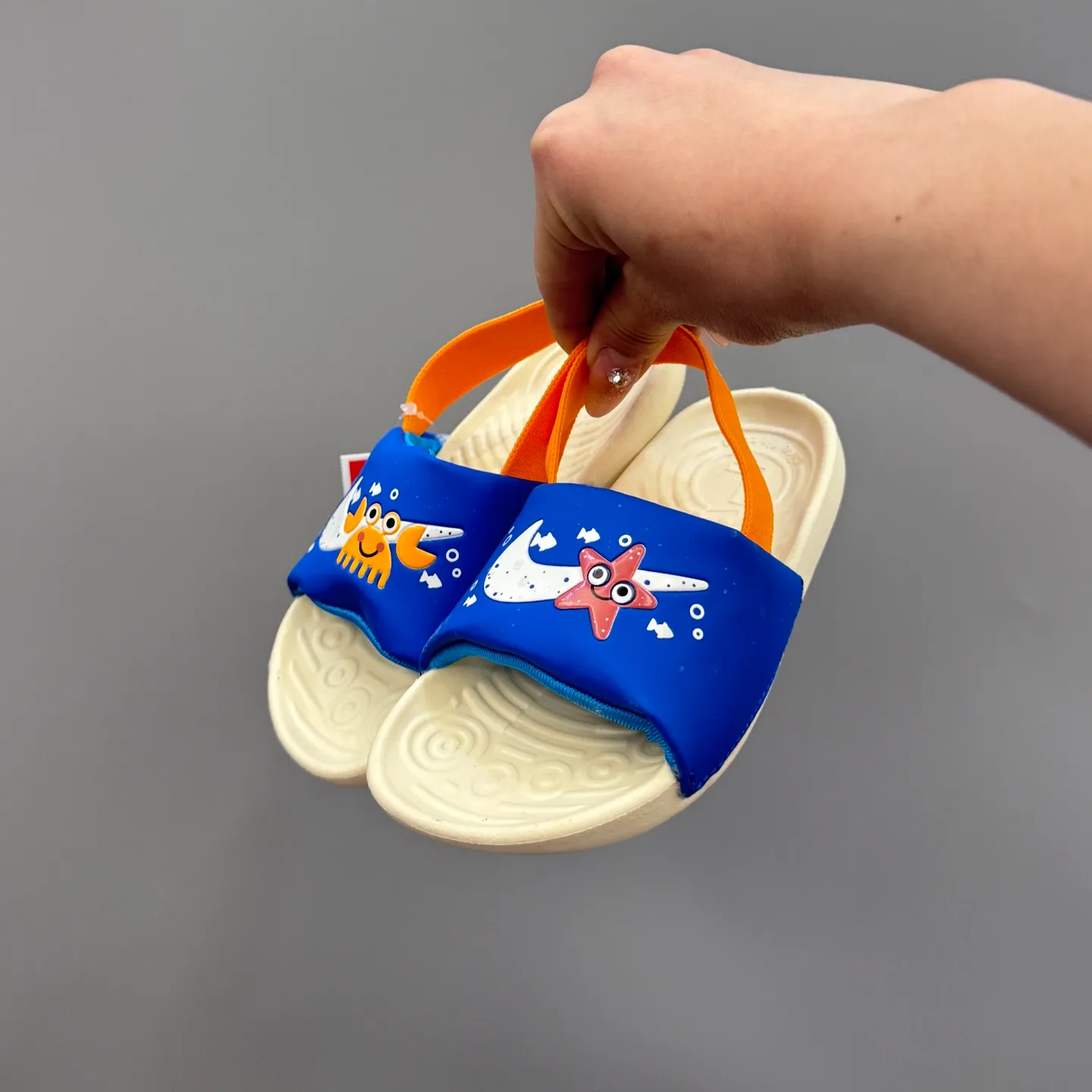 よく売れる!定番 カジュアル カートゥーン 履きやすい 靴 シューズ キッズ サンダル スライド