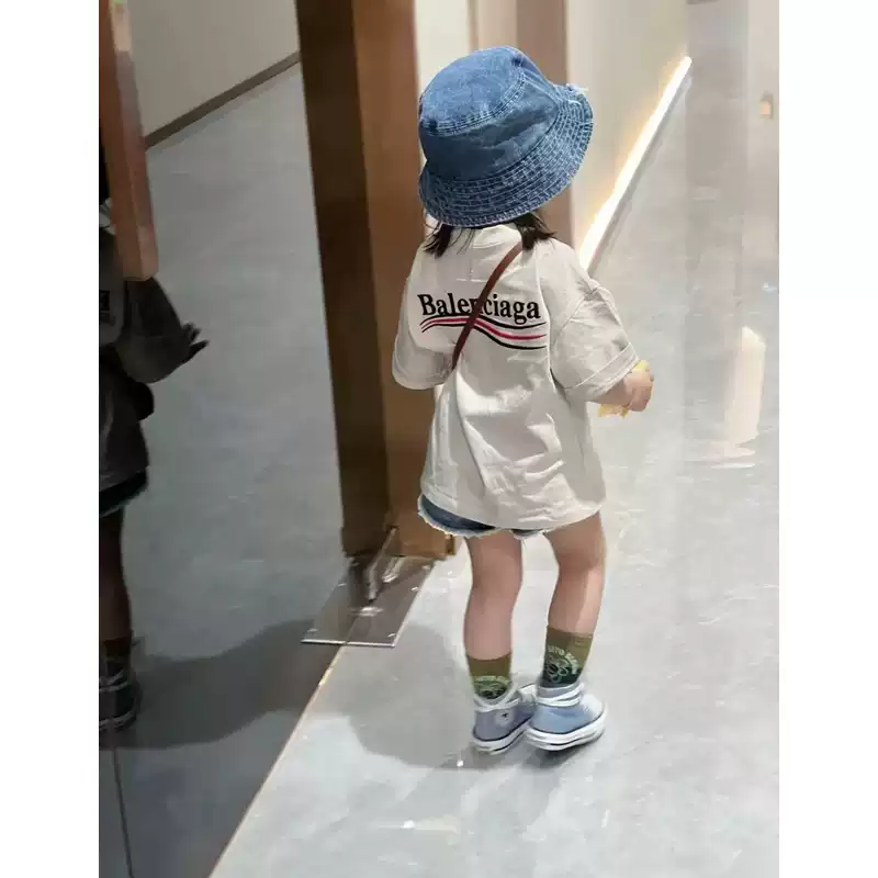 【90-160cm】話題沸騰中 爆売れ中 アルファベット トレンド 女の子 半袖 Ｔシャツ