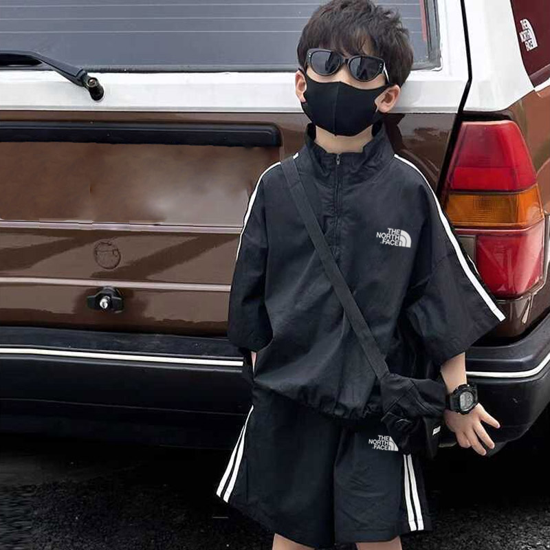 【100-150cm】二点セット リラックス感ある カッコイイ 快適 男の子 トップス+ショートパンツ セットアップ