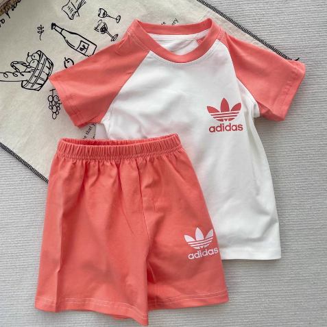 【80-140cm】二点セット 好感度100％ カジュアル 快適 半袖Ｔシャツ＋ショートパンツ セットアップ