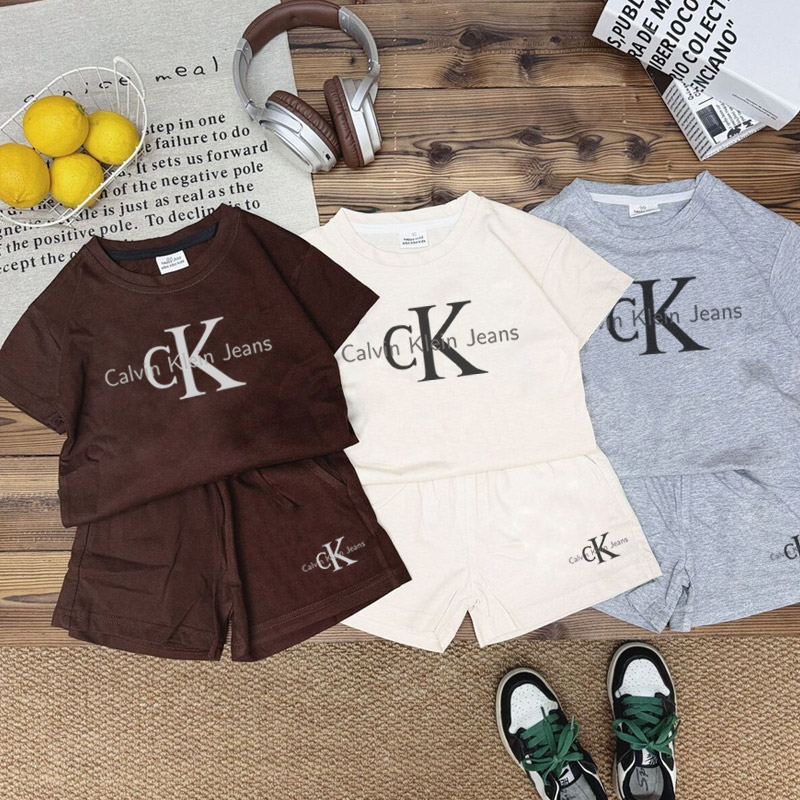 【90-160cm】二点セット アルファベット トレンド 半袖 Ｔシャツ＋ショートパンツ セットアップ