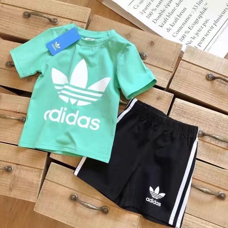 【100-160cm】二点セット 爆売れ中 大人気 カジュアル シンプル 半袖 Ｔシャツ＋ショートパンツ セット