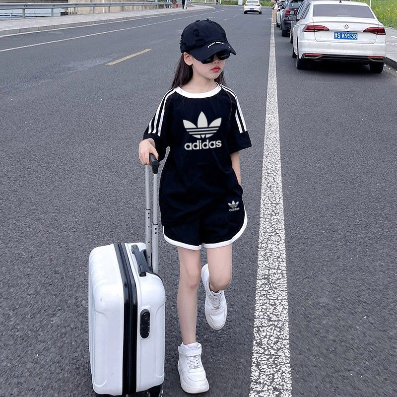 【90-160cm】二点セット デザイン満点 大注目 カジュアル 合わせやすい 女の子 半袖 Ｔシャツ＋ショートパンツ セットアップ