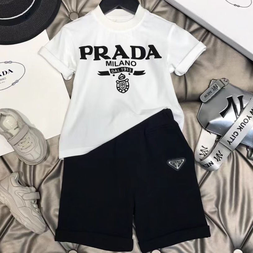 【90-160cm】二点セット 絶対欲しい 大注目 アルファベット 快適 半袖Ｔシャツ＋ショートパンツ セットアップ