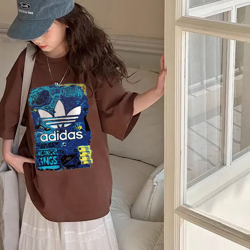 【90-160cm】絶対見逃さないで 大活躍 スタイリッシュ プリント 女の子 半袖 Ｔシャツ