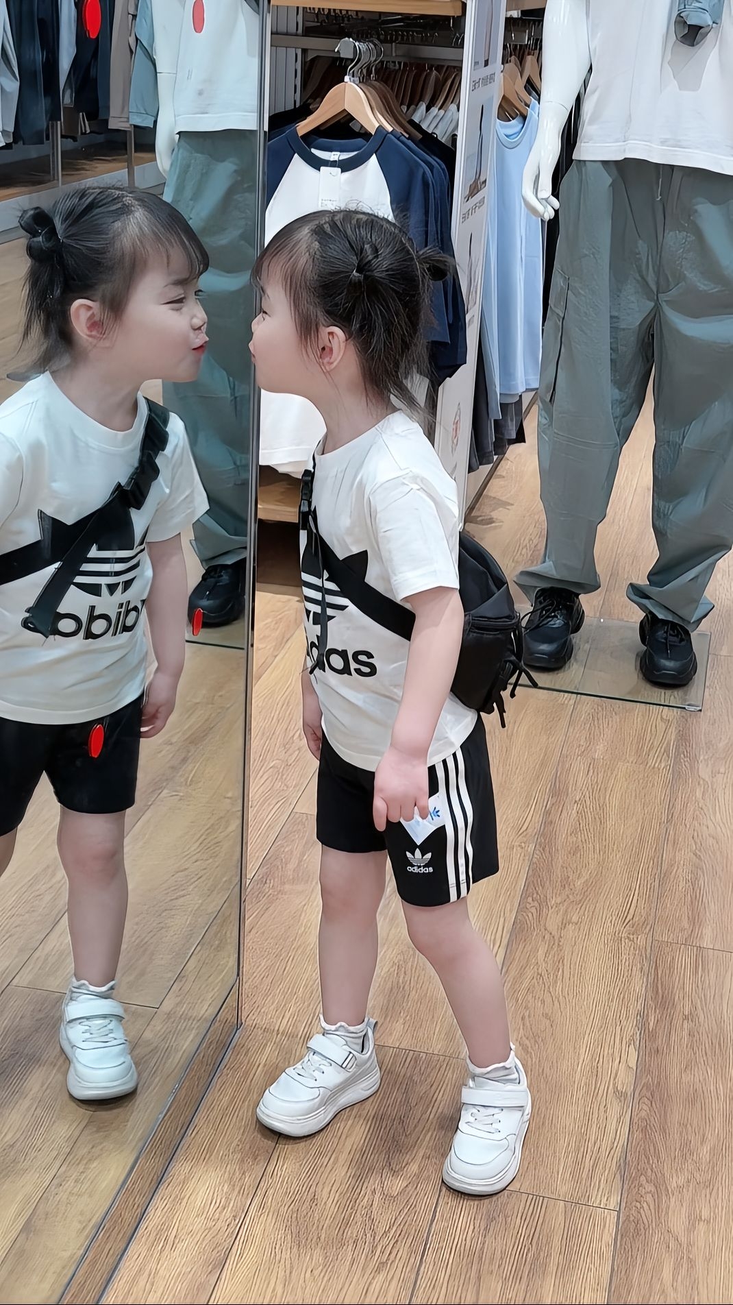 【90-150cm】二点セット 絶対見逃さないで トレンド  スポーティー 半袖Ｔシャツ＋ショートパンツ セットアップ