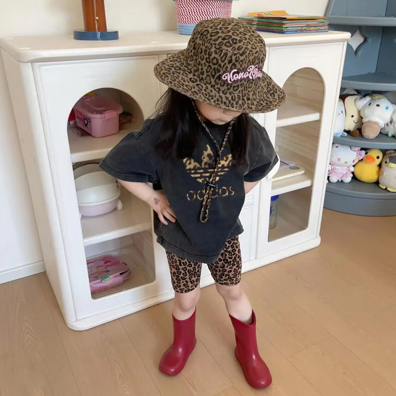 【90-140cm】二点セット 単品注文OK デザイン満点 ヒョウ柄 女の子 半袖Ｔシャツ＋ショートパンツ セットアップ