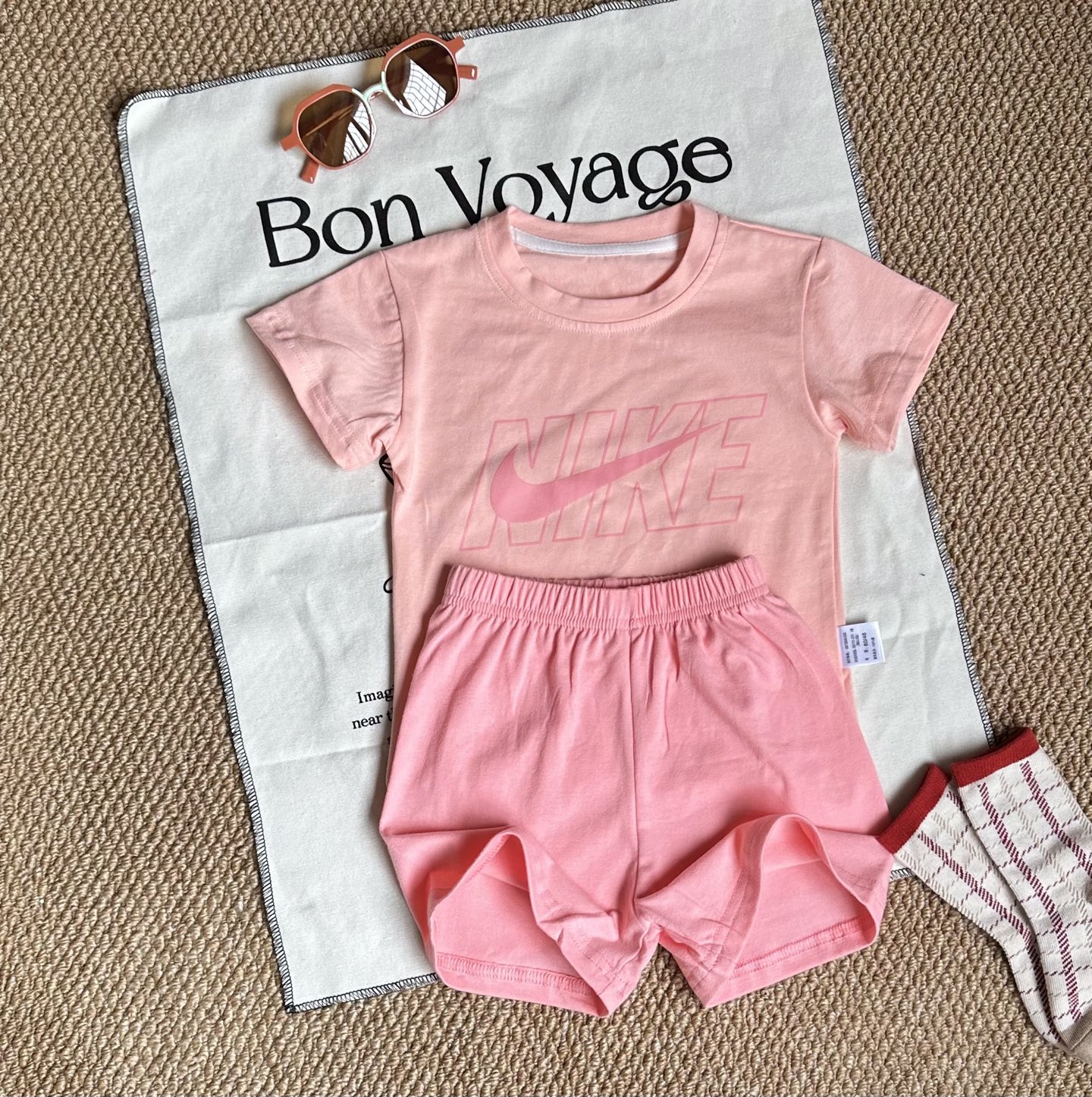 【80-130cm】二点セット トレンド感満点 爆売れ中 プリント 快適 半袖 Ｔシャツ＋ショートパンツ セットアップ