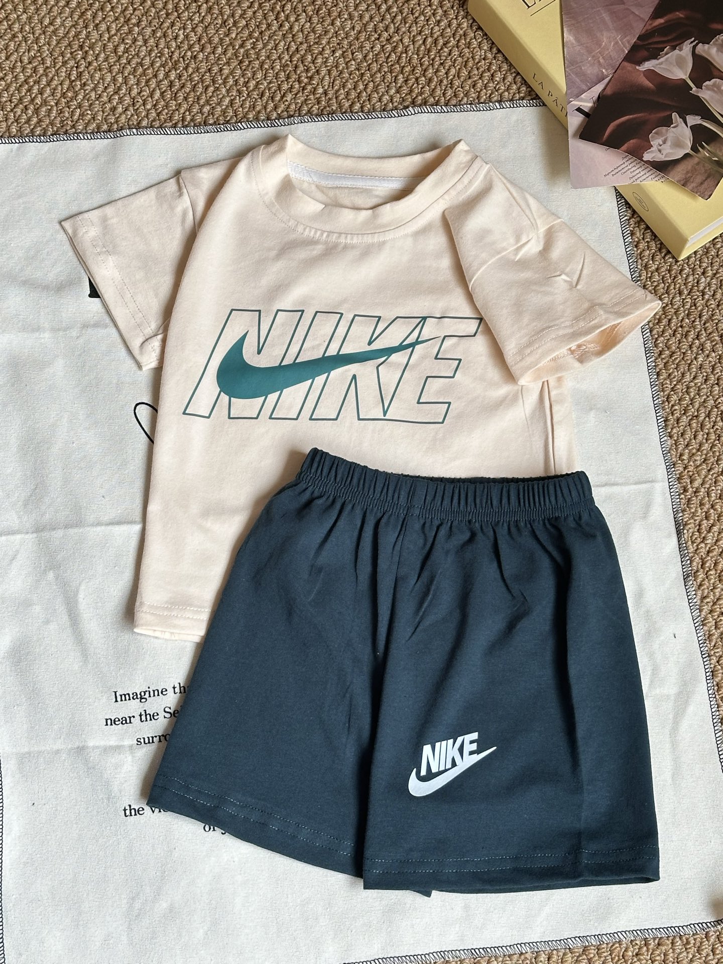 【80-130cm】二点セット トレンド感満点 爆売れ中 プリント 快適 半袖 Ｔシャツ＋ショートパンツ セットアップ