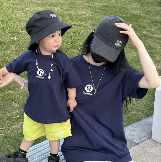 【90-160cm+親サイズ】リラックス感ある カジュアル アルファベット 着やすい 半袖 Ｔシャツ