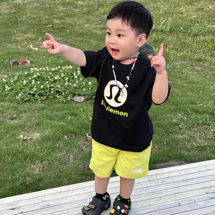 【90-160cm+親サイズ】目を奪われる 着回し最強 合わせやすい トレンド 半袖 Ｔシャツ