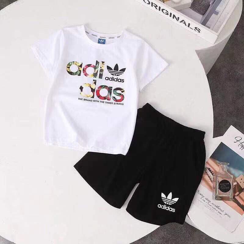【90-160cm】二点セット 売り切れ必至 売れ筋 カジュアル 半袖 Ｔシャツ＋ショートパンツ セットアップ