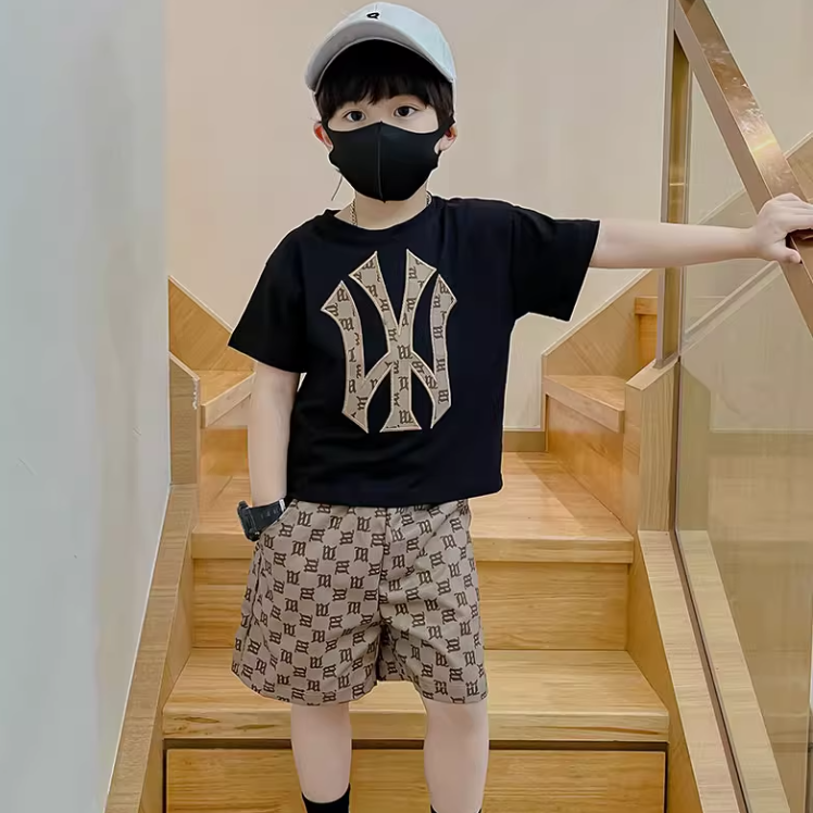 【90-160cm】二点セット 絶対後悔しない品質満点  カジュアル 半袖 Ｔシャツ＋ショートパンツ セットアップ