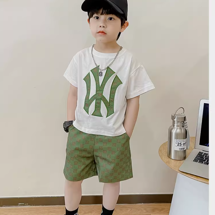 【90-160cm】二点セット 絶対後悔しない品質満点  カジュアル 半袖 Ｔシャツ＋ショートパンツ セットアップ