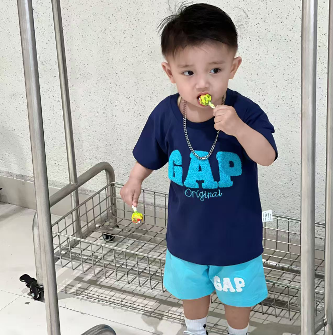 【80-130cm】二点セット 目を奪われる カジュアル 多色展開 半袖Ｔシャツ＋ショートパンツ セット