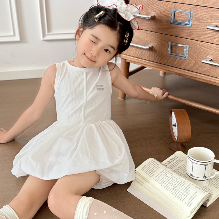 【100-160cm】おしゃれキッズ必見 きれいめ セレブリティ シンプル 女の子 ワンピース