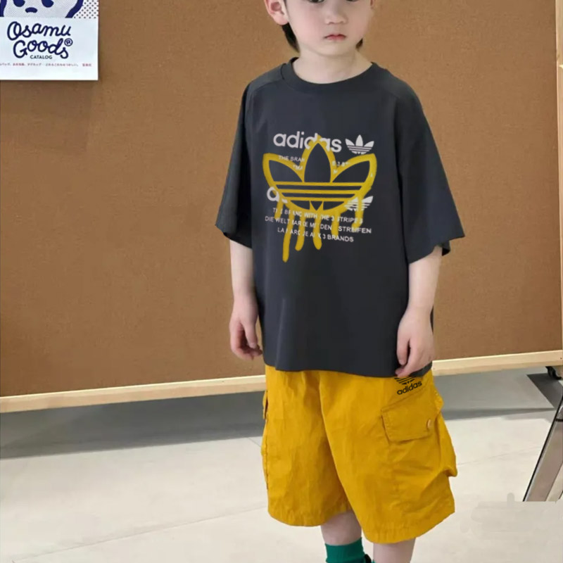 【90-150cm】リラックス感ある 大活躍 カジュアル クール 男の子 半袖Tシャツ+ショートパンツ セットアップ
