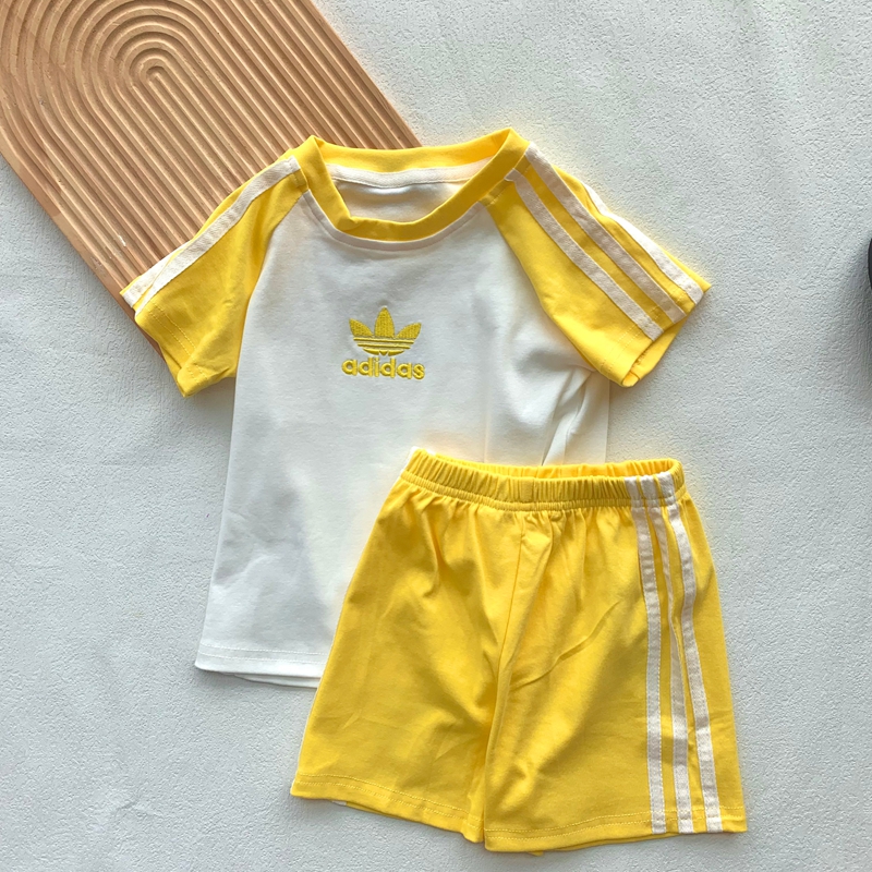 【80-130cm】二点セット よく売れる トレンド  刺繍 多色展開 半袖Ｔシャツ＋ショートパンツ セットアップ