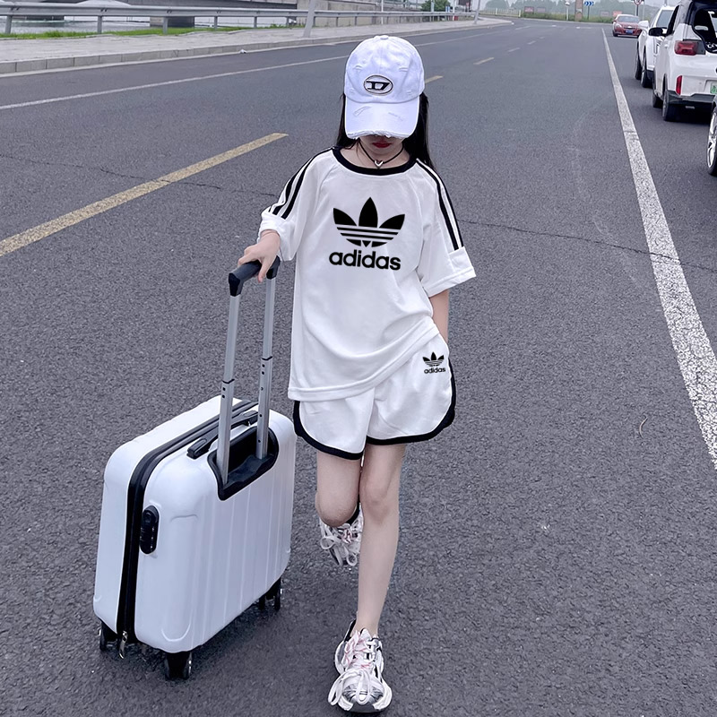【90-160cm】二点セット デザイン満点 大注目 カジュアル 合わせやすい 女の子 半袖 Ｔシャツ＋ショートパンツ セットアップ