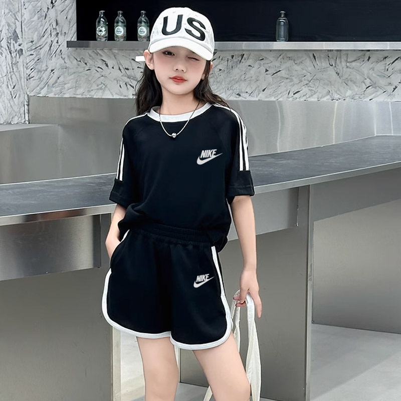 【90-160cm】二点セット 単品注文OK 爆売れ中 スポーティ 女の子 半袖 Tシャツ+ショートパンツ セットアップ