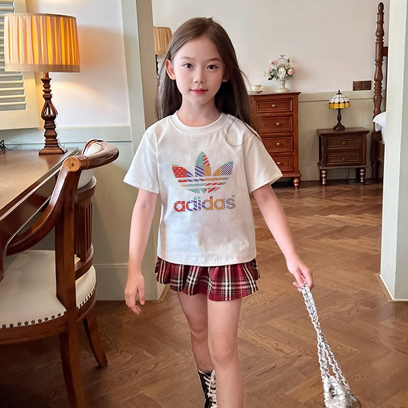 【90-160cm】見逃し厳禁 通気性 トレンド  デザイン満点  着心地良い 女の子  半袖 Ｔシャツ