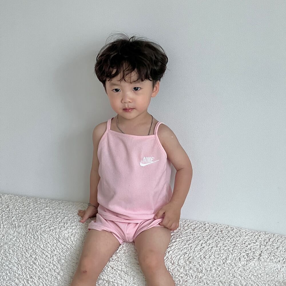 【80-130cm】二点セット 好感度100% 快適な着心地 無地 タンクトップ+ショートパンツ セットアップ