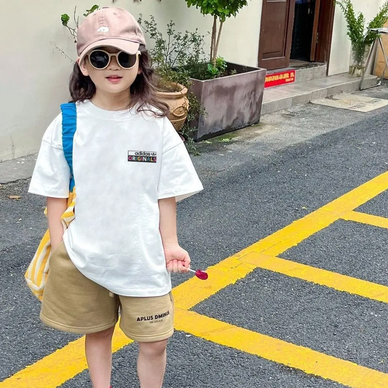 【90-160cm】ママたちに大好評 おしゃれ ストリート スタイリッシュ 女の子 半袖 Tシャツ