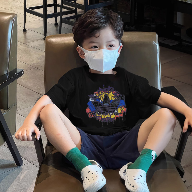 【90-160cm】目を奪われる 大活躍 カッコイイ 合わせやすい 多色展開 男の子 半袖 Ｔシャツ