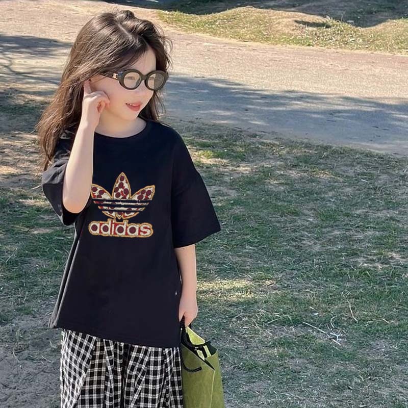 【90-160cm】絶対欲しい モード感アップ カジュアル 合わせやすい 女の子 半袖 Tシャツ