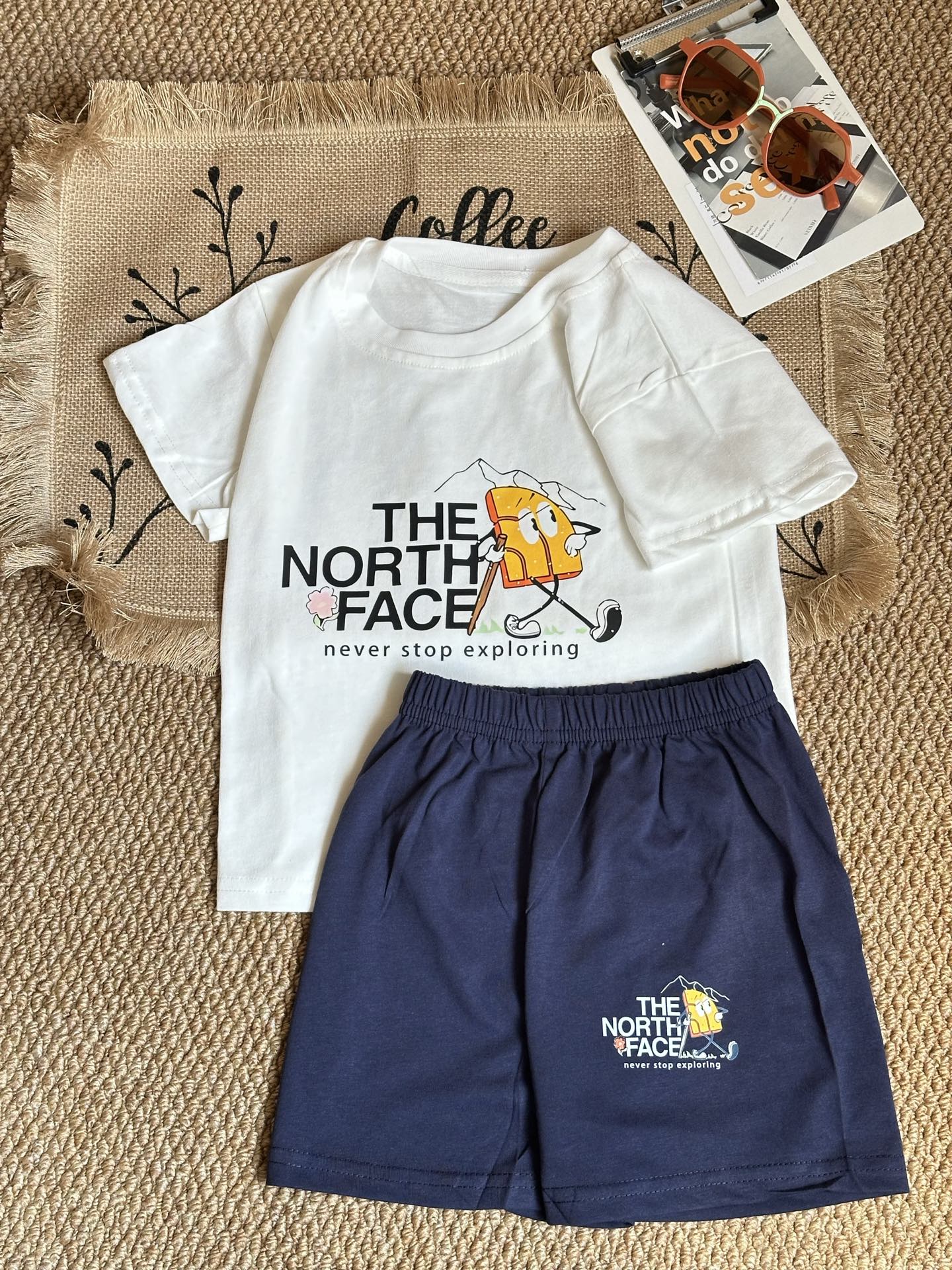 【80-130cm】二点セット 人気爆発中 売れ筋 カジュアル トレンド 半袖Tシャツ+ショートパンツ セットアップ