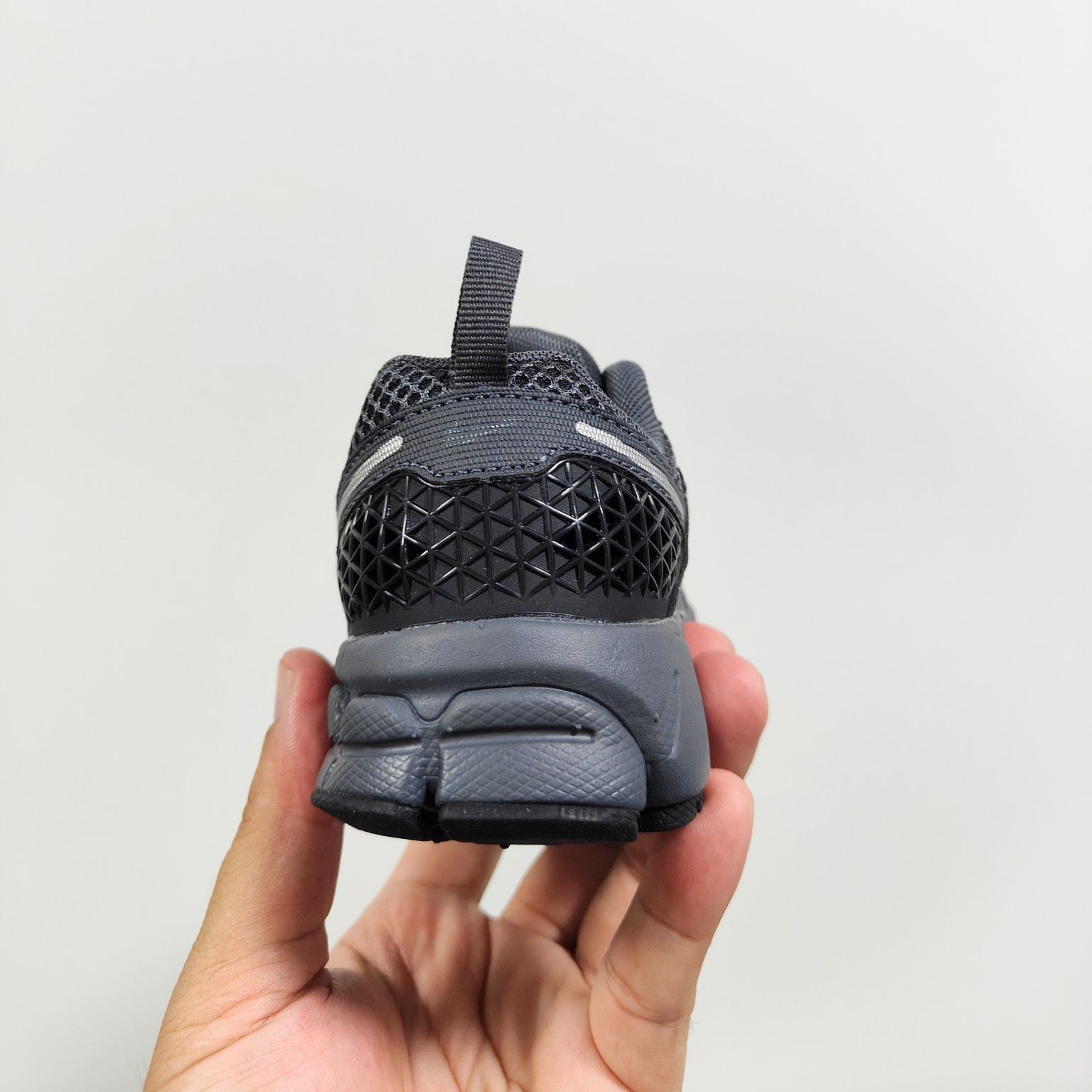 人気な定番 足にやさしい 安定感のある 歩きやすい キッズ シューズ