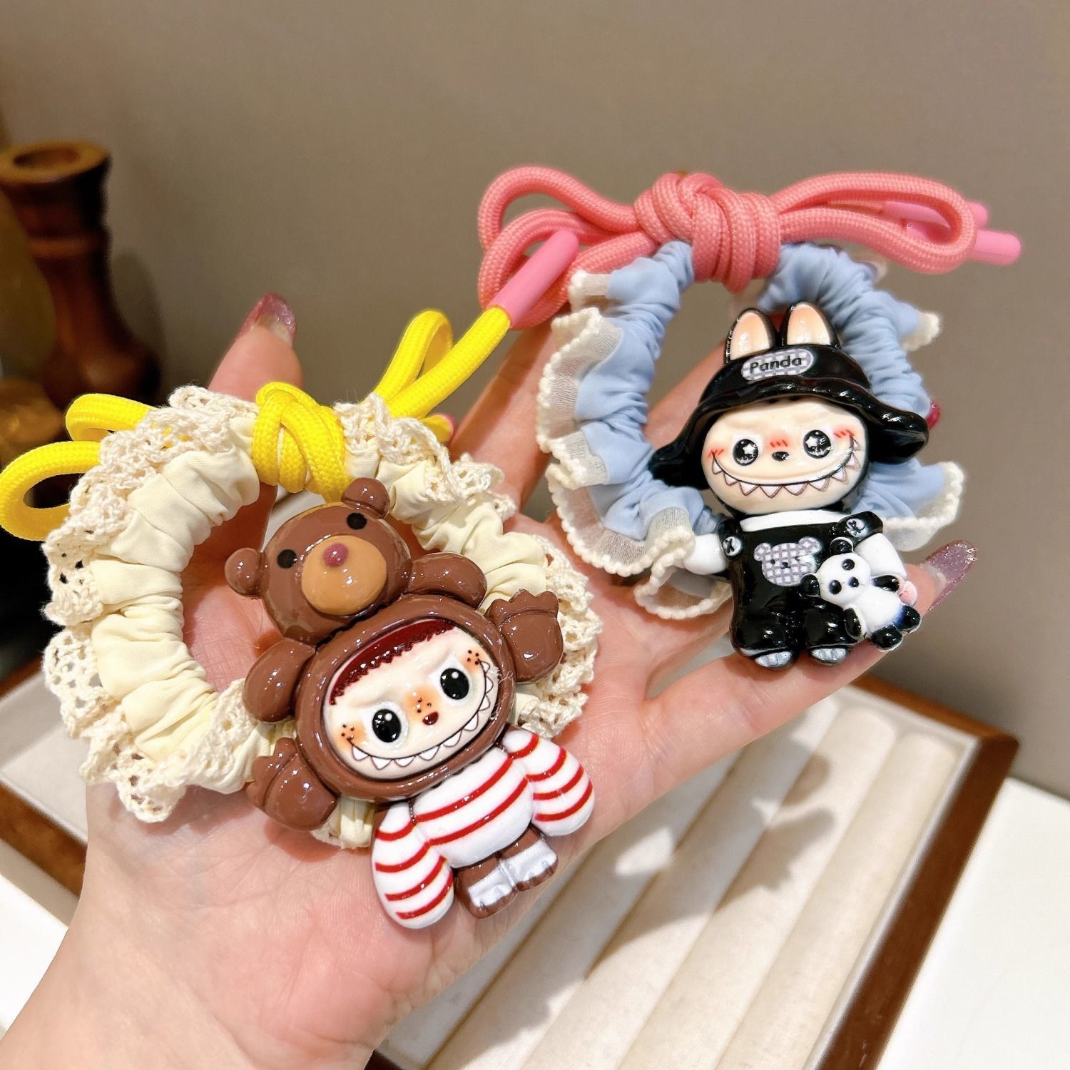 目を奪われる ユニーク キャラクター ヘアアクセサリー シュシュ ヘアゴム